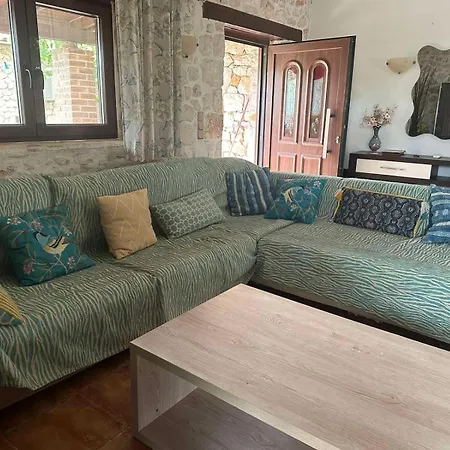 Holiday home Constantis *